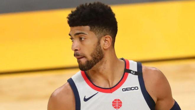nba钱德勒哈奇森，钱德勒哈气森？