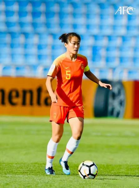 中国女足名单官方照？中国女足名单及照片吴海燕？
