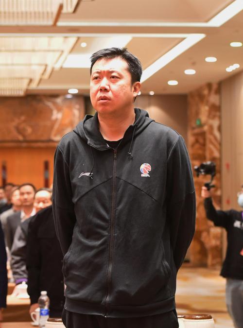 王治郅现在是什么情况，王治郅现在从事什么工作