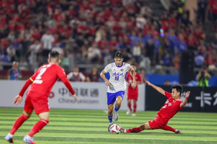 足球中场休息多少分钟?世界杯？足球比赛的中场休息时间是多少？